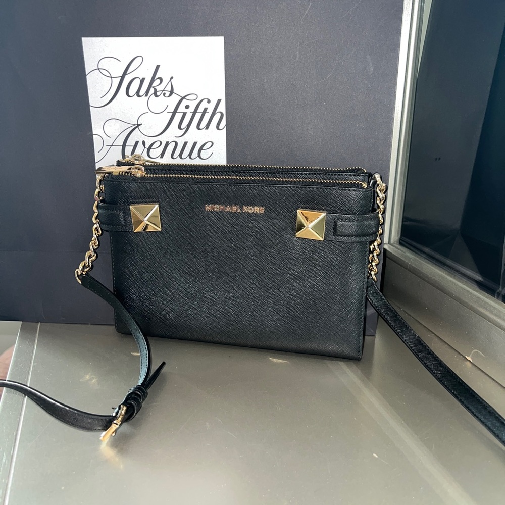 Michael Kors Crossbody - MAKE AN OFFER